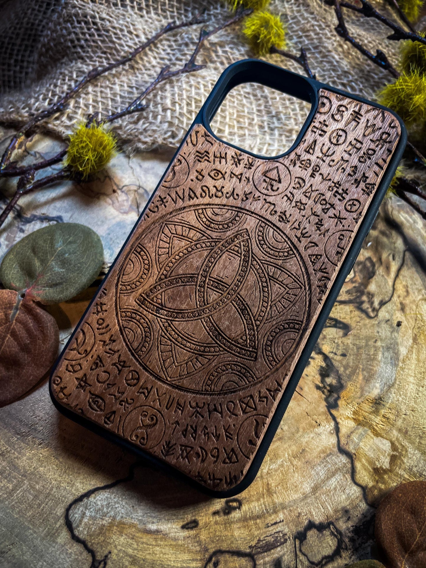 Triquetra symbolic Viking Runes Medieval