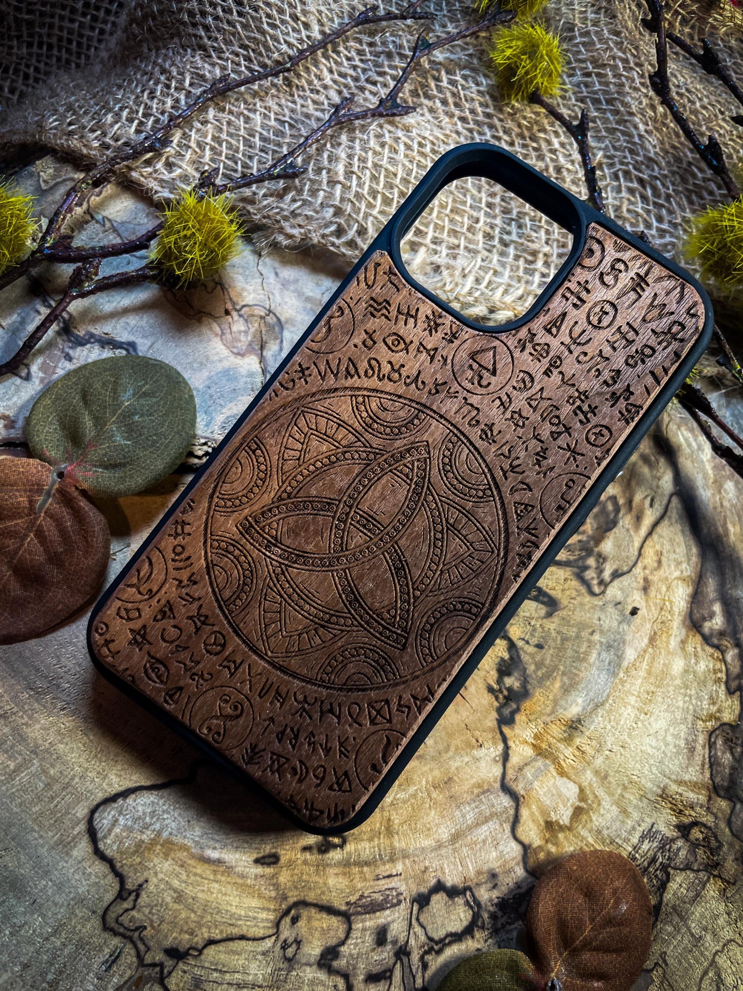 Triquetra symbolic Viking Runes Medieval