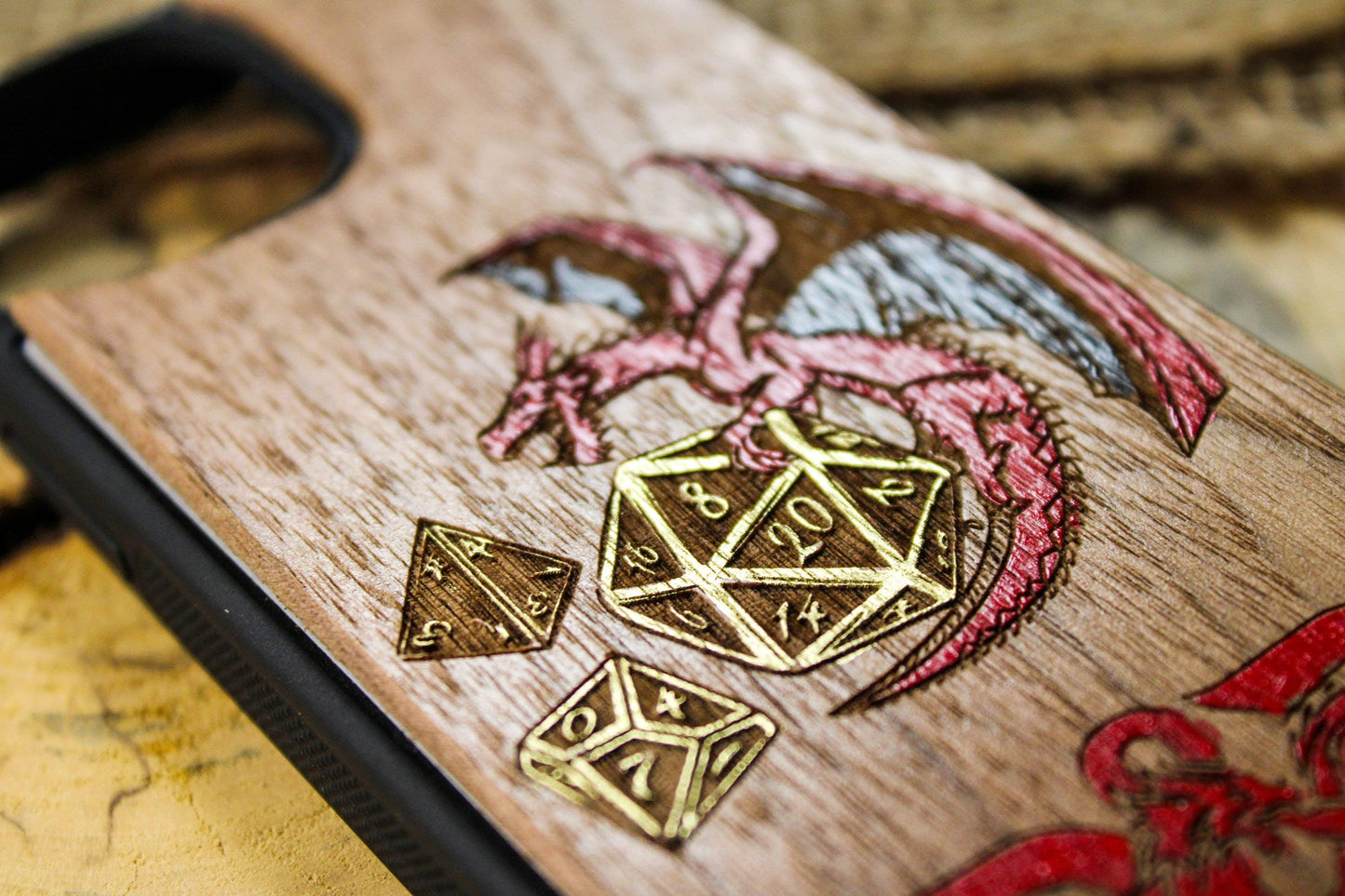Dnd dragon on the en dice